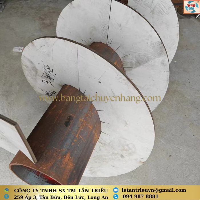 Vít tải cấp liệu